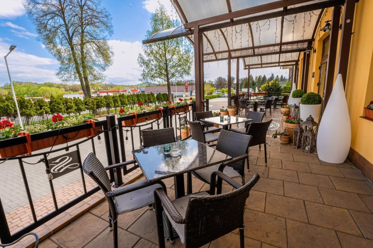 Hotel Szelców Lesko Exterior foto