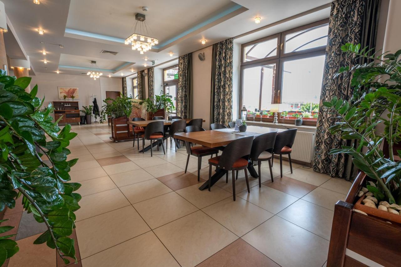 Hotel Szelców Lesko Exterior foto